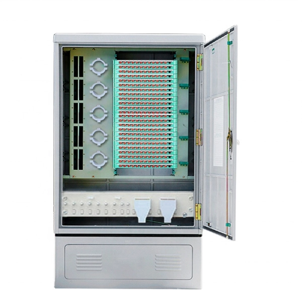 600 cable tray with multiple connecting cables